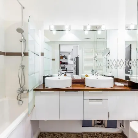 Apartment Calme Dans La Verdure 16e